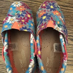 Toddler girls Toms